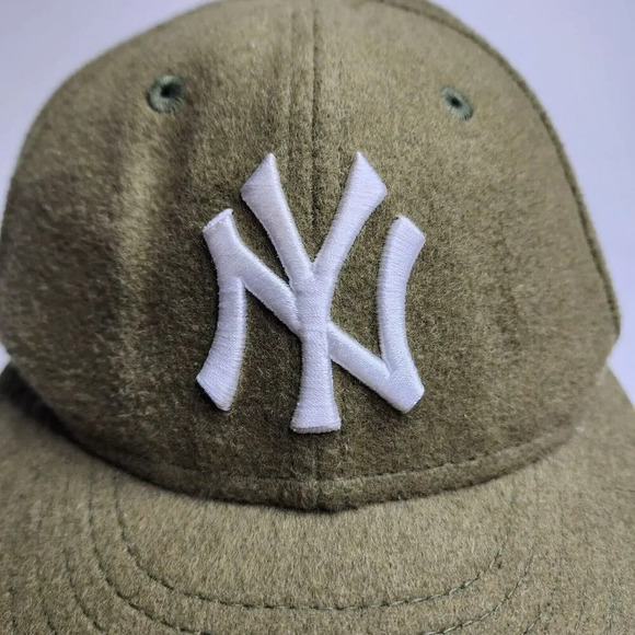 New Era New York Yankees 59Fifty Olive Green Fitted Baseball Cap Hat 7 1/4 New - Picture 2 of 11